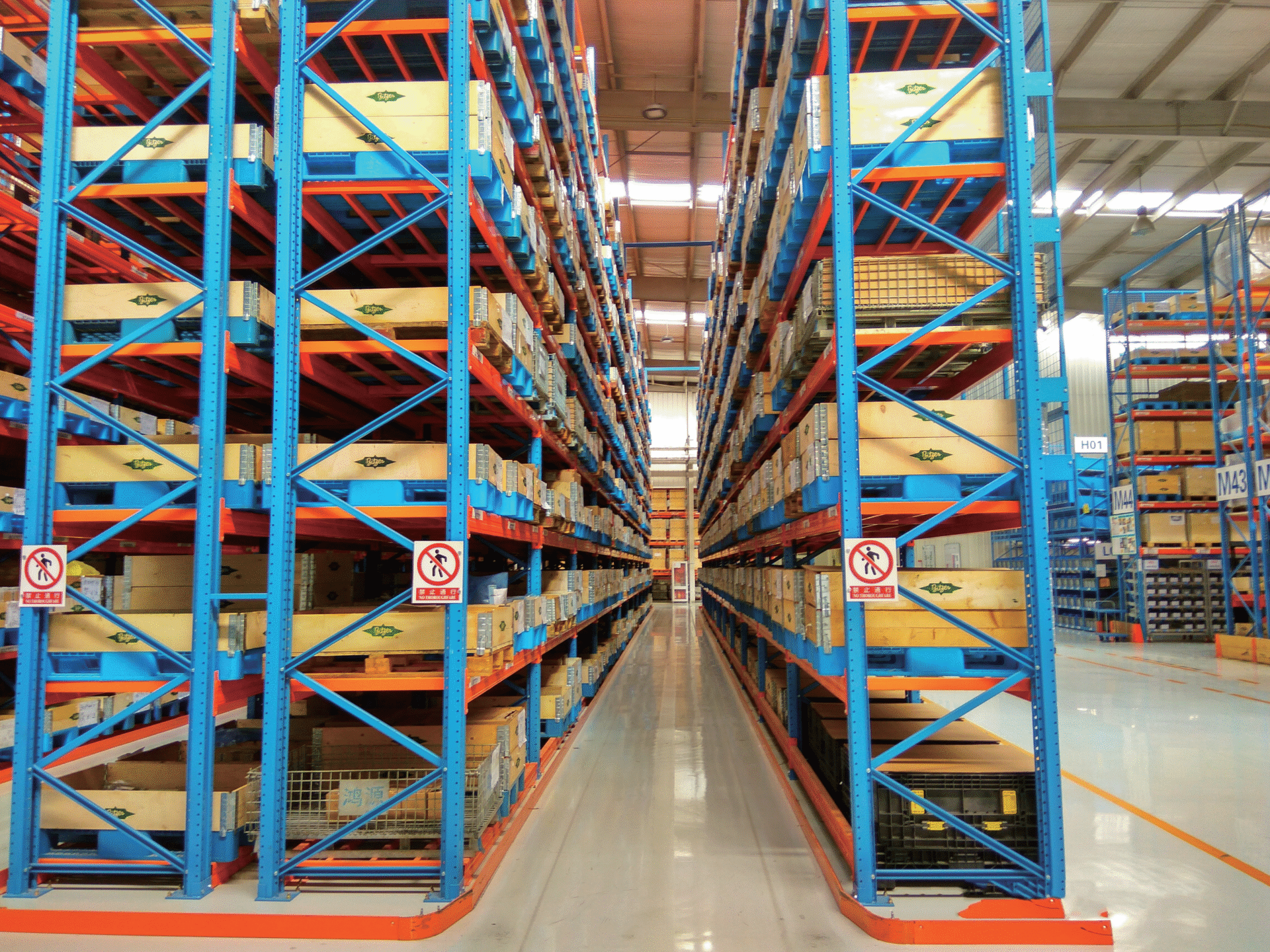 kệ lối đi hẹp