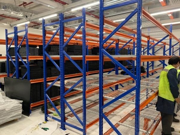 Kệ để hàng trung bình/nặng (Medium/Heavy Duty Shelving)